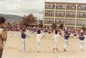 90년대 초등학교에서 진행된 운동회 모습